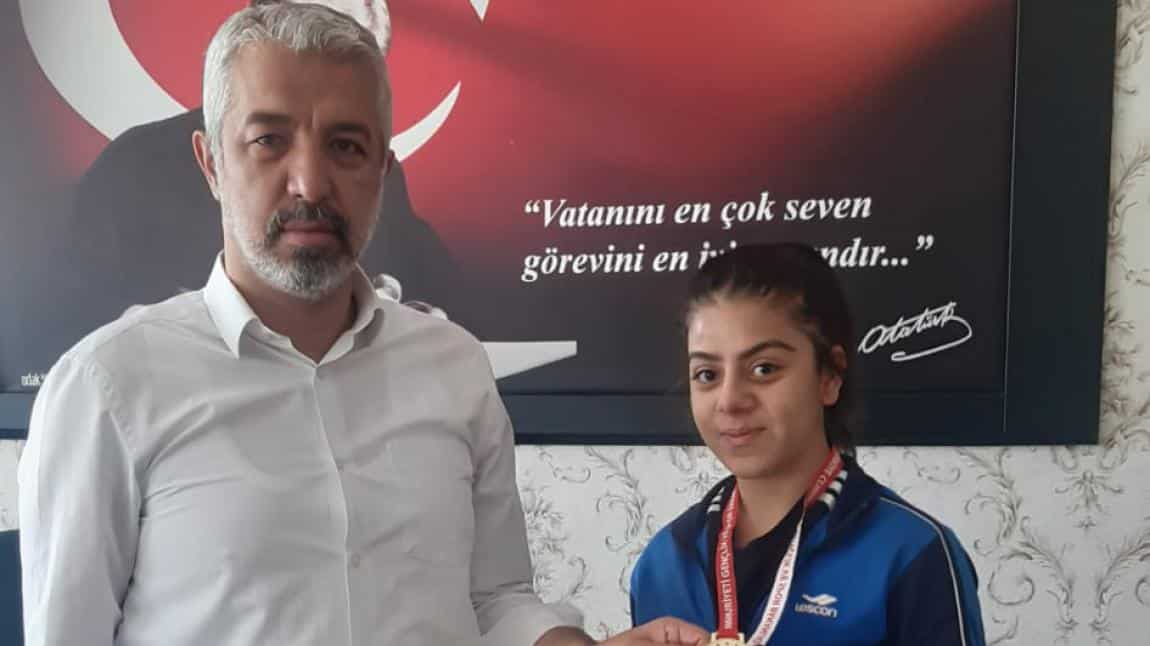 Öğrencimiz Tekvandoda Türkiye şampiyonu Oldu